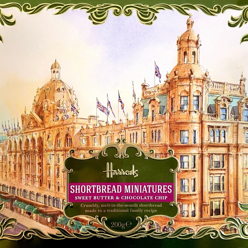 Harrods of London Biscuit Tin - Picture 3 of 13